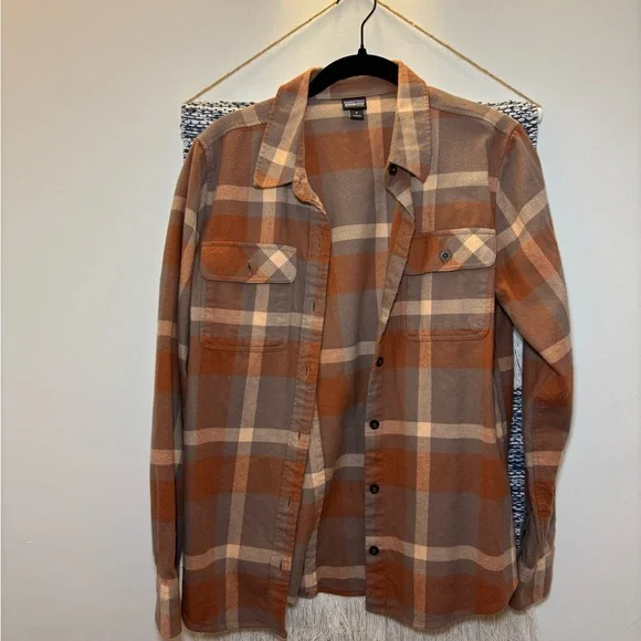 Patagonia Organic Cotton Plaid Shirt - Brown and Tan women’s small - Picture 4 of 4